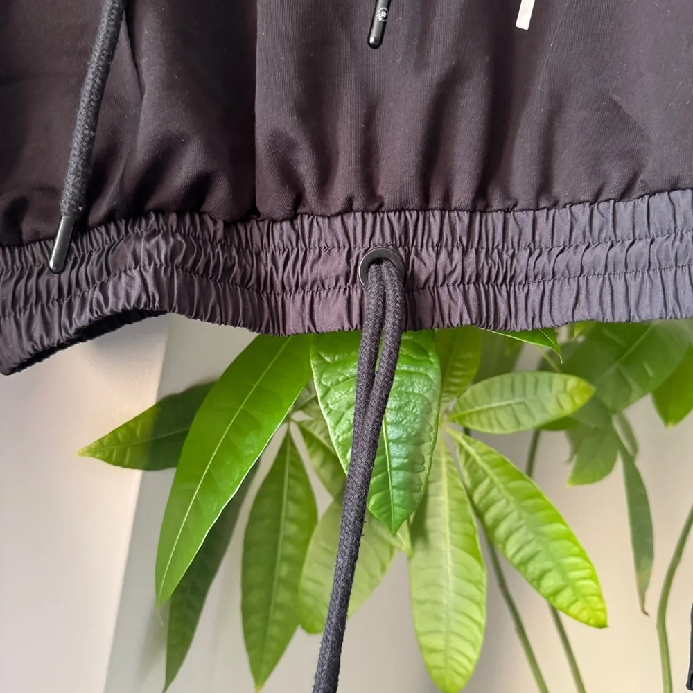 Black Cropped Hoodie Jacket - Picture 5 of 8
